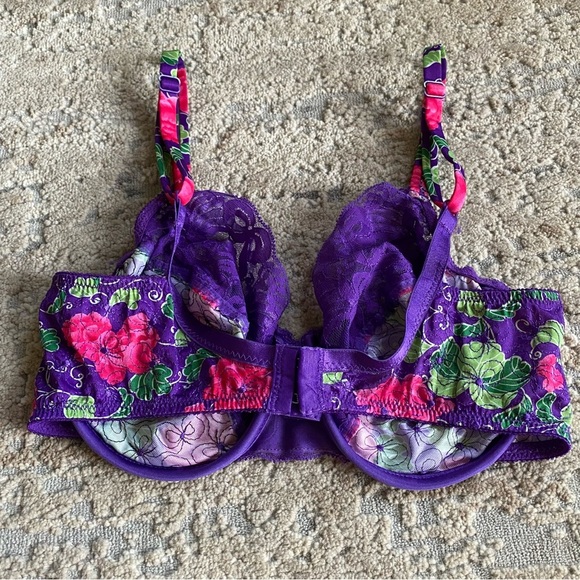 Victoria’s Secret Gold Label Vintage Bra Underwired Purple Embroidered Floral - Picture 5 of 6